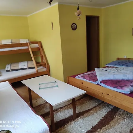 Проживание в семье Privat Alma Нова-Лесна